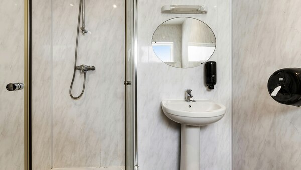 Standard Twin Room Photo 4